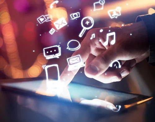 《2020年中国经济传媒融合发展实践报告》发布 新媒体技术赋能产业新生态